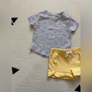 Garanimals|Baby girl summer set,Gray Rainbow T-Shirt and Yellow Shorts•••9-12M